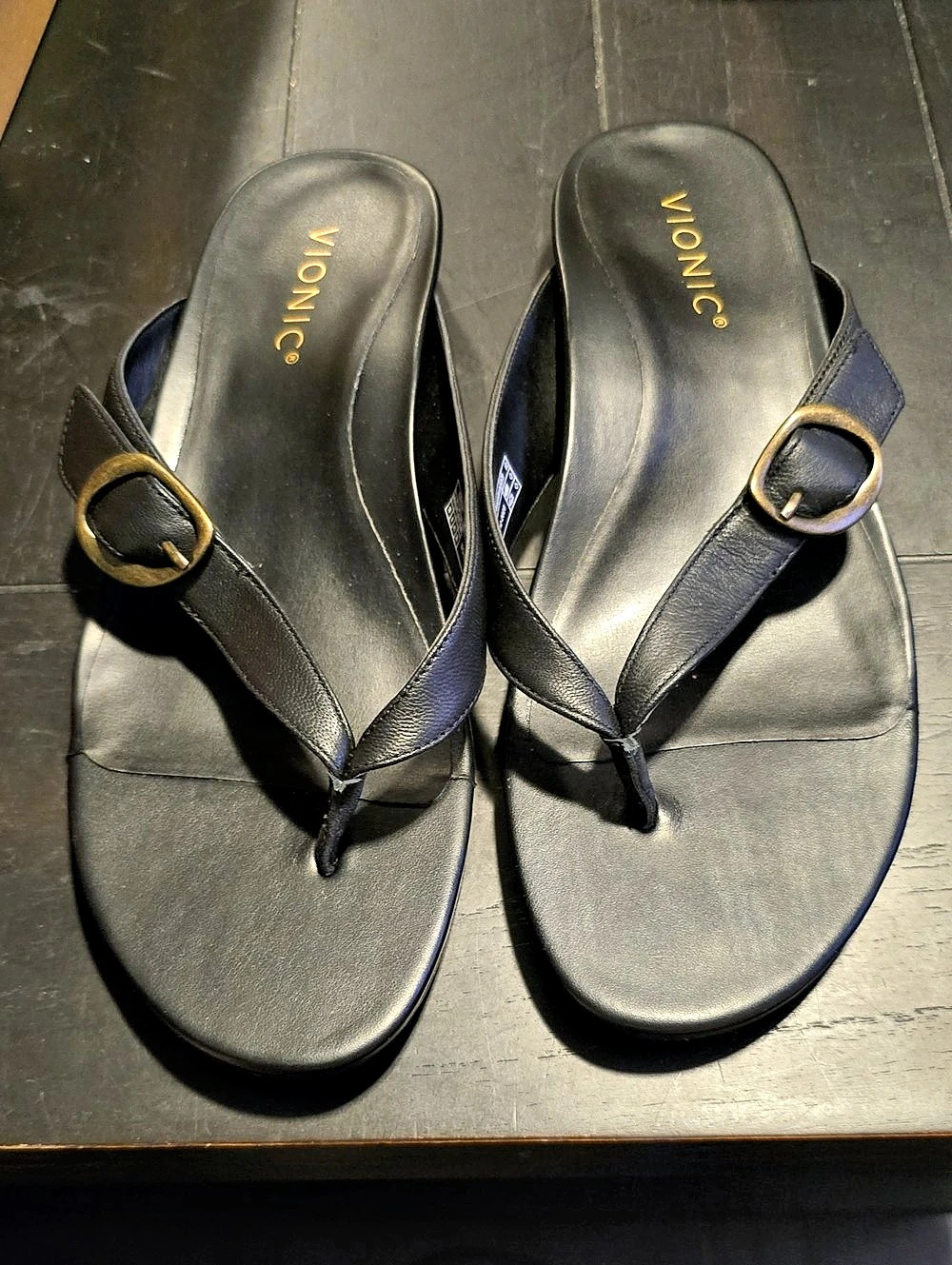 Vionic Grove Toe Post Sandal Black Leather Buckle Sandals